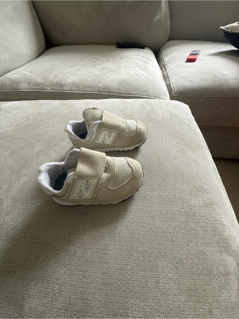 New Balance Toddlers Cream Velcro Sneakers